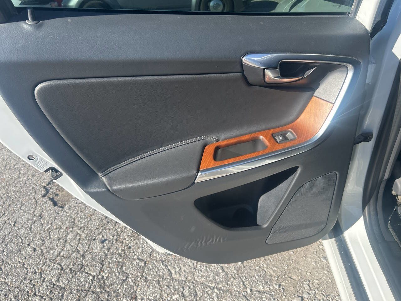 Used 2017 Volvo XC60 T5 Inscription w/ Advanced Package image 15