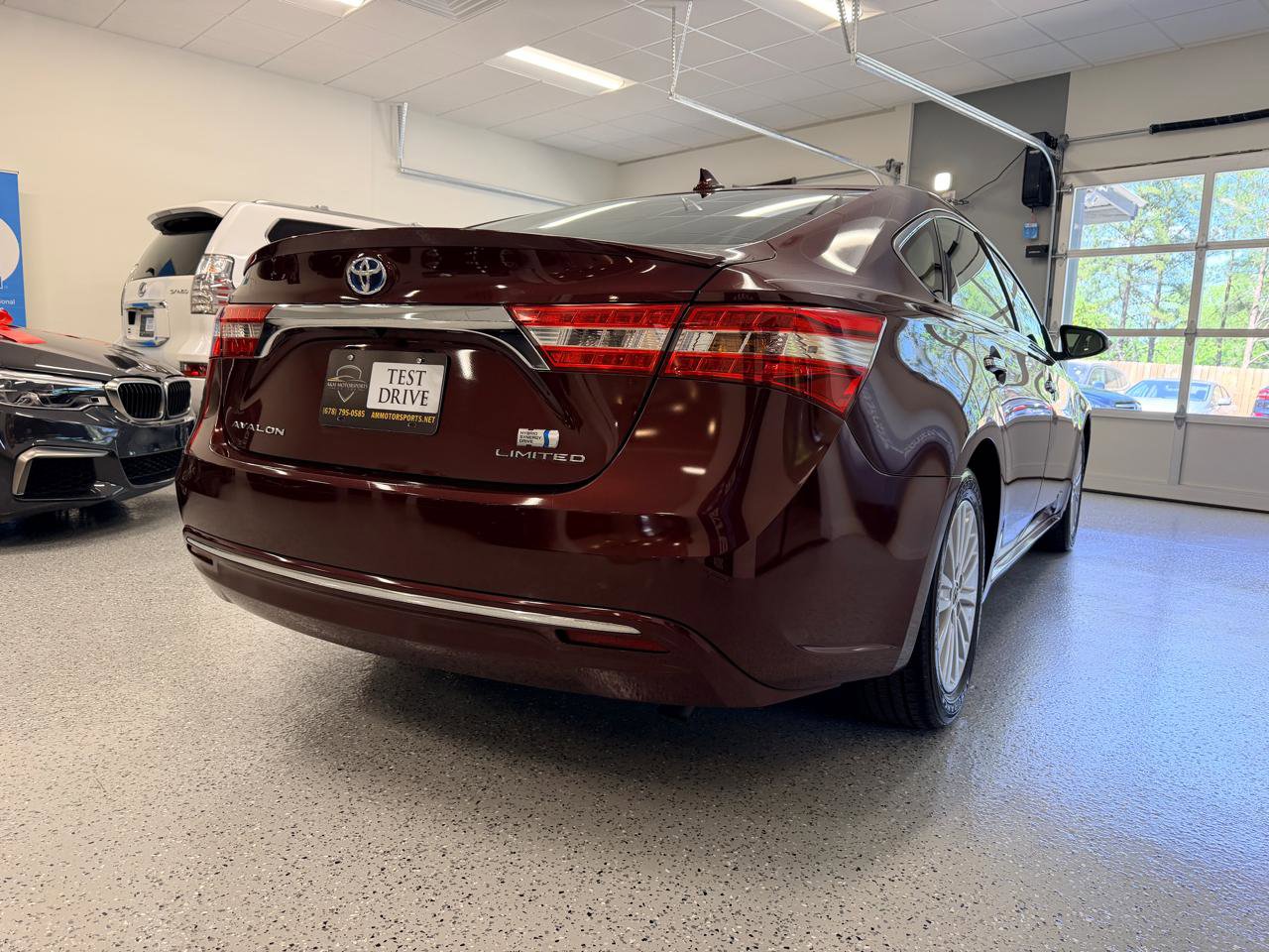 Used 2015 Toyota Avalon Limited FWD image 9