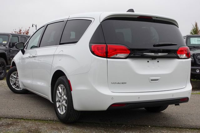 New 2026 Chrysler Voyager LX image 9