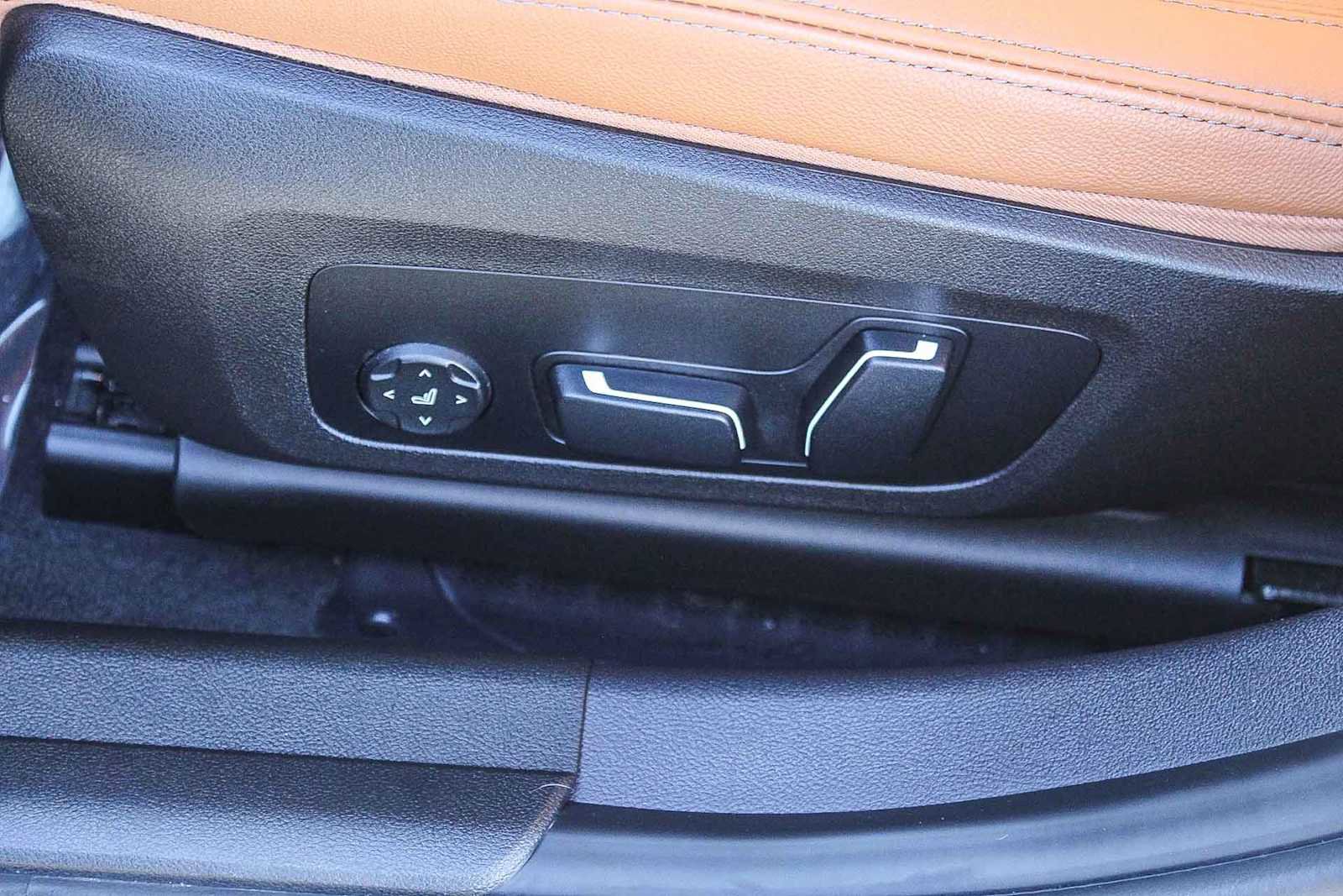 Certified 2025 BMW 330i Sedan w/ Premium Package image 32