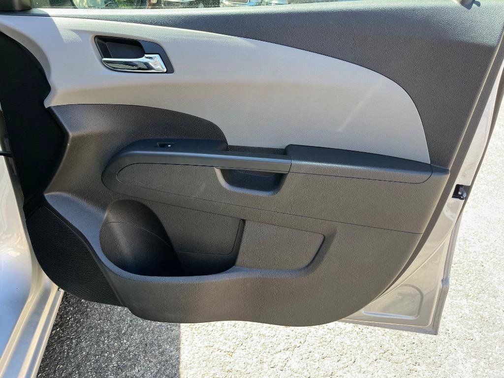 Used 2014 Chevrolet Sonic LT w/ Fun and Sun Package FWD image 11