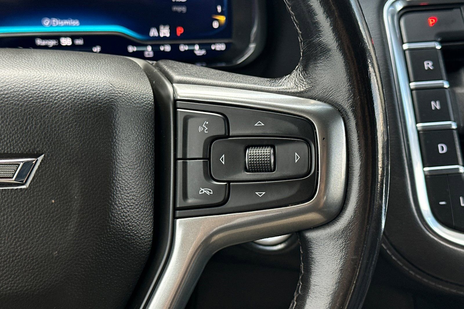 Used 2022 Chevrolet Suburban Z71 image 35