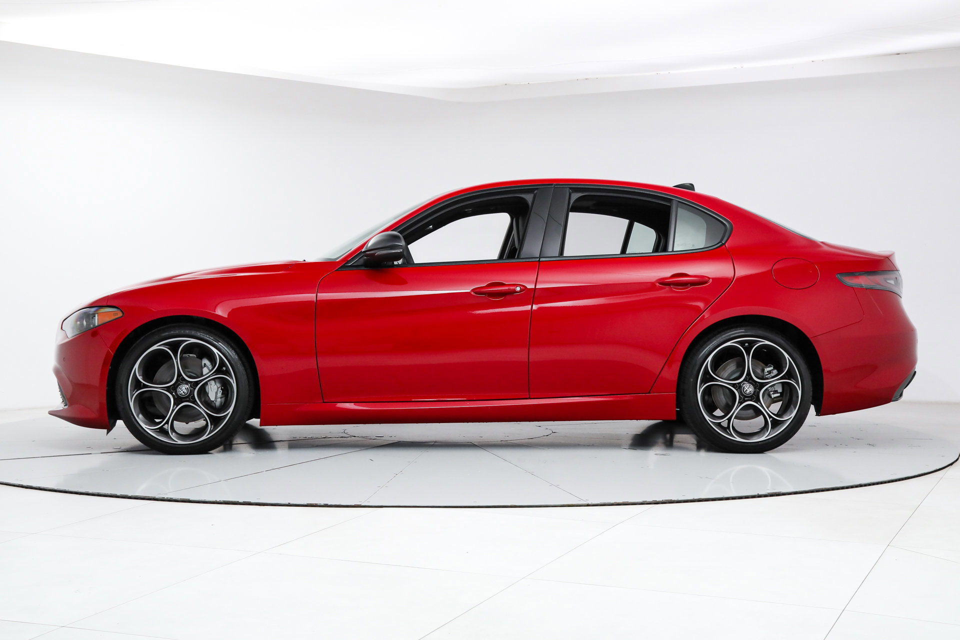 New 2025 Alfa Romeo Giulia w/ Driving Assist Package image 2