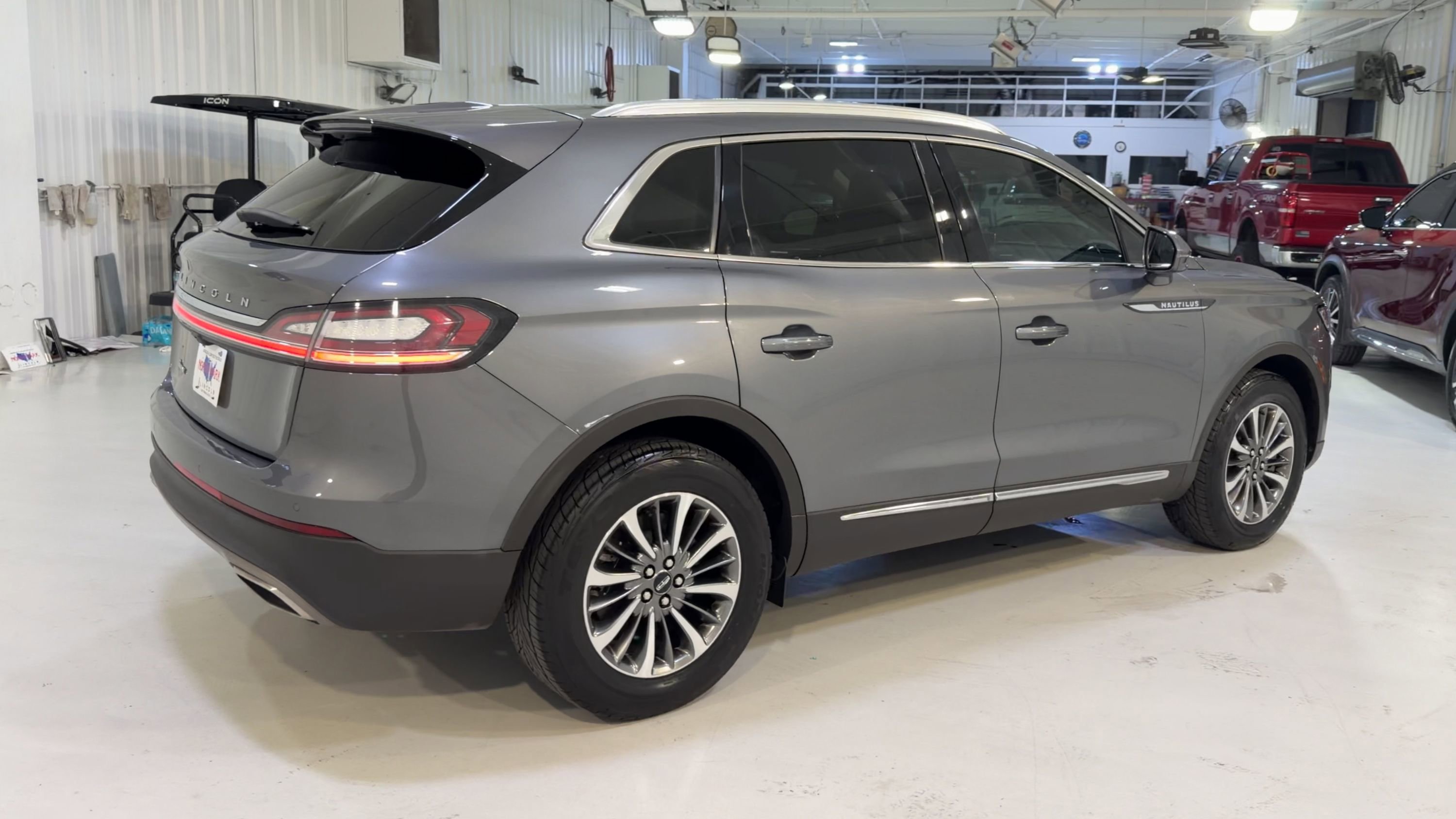Used 2023 Lincoln Nautilus AWD w/ Premium Package image 9