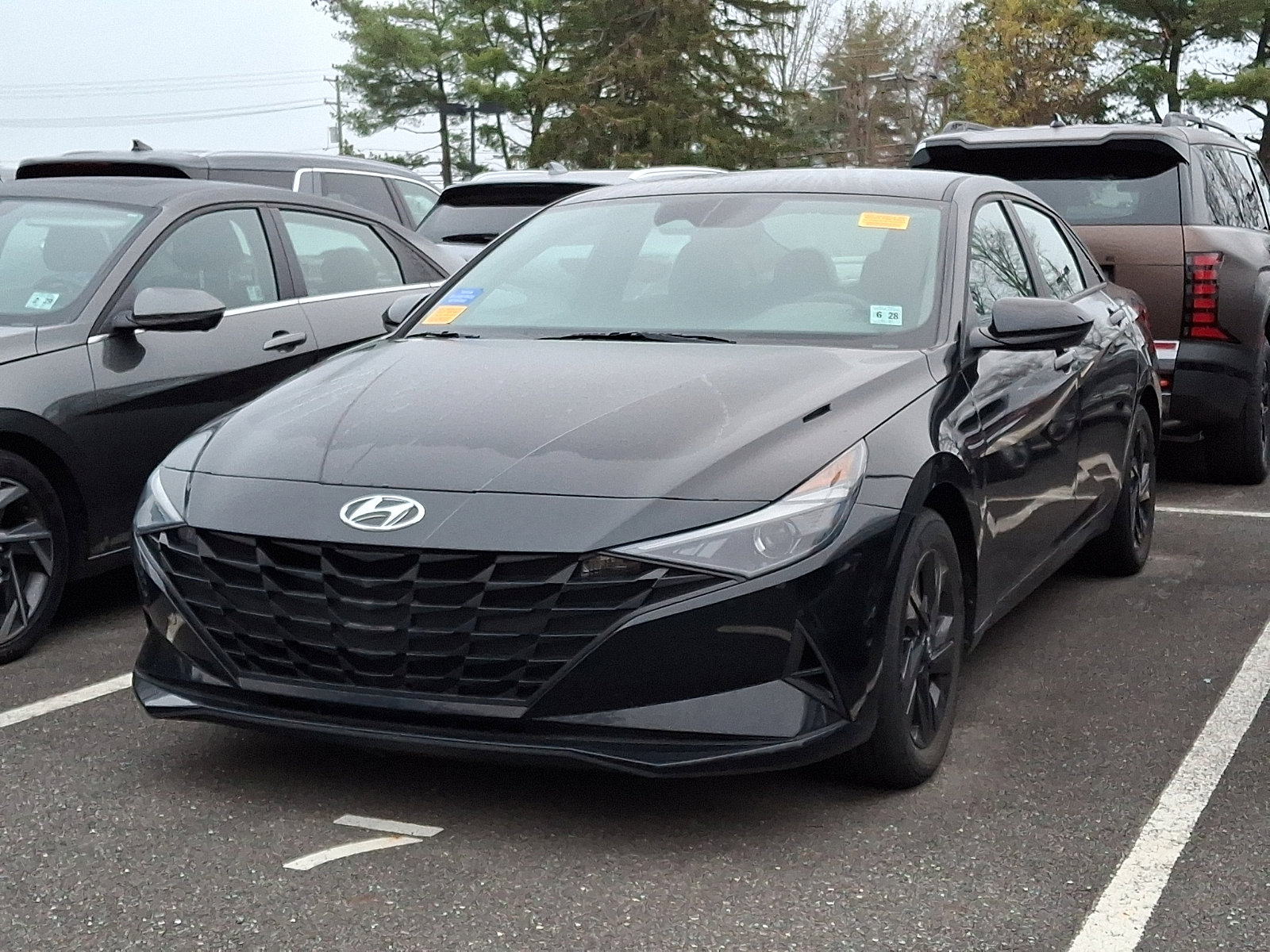 Used 2023 Hyundai Elantra SEL image 2