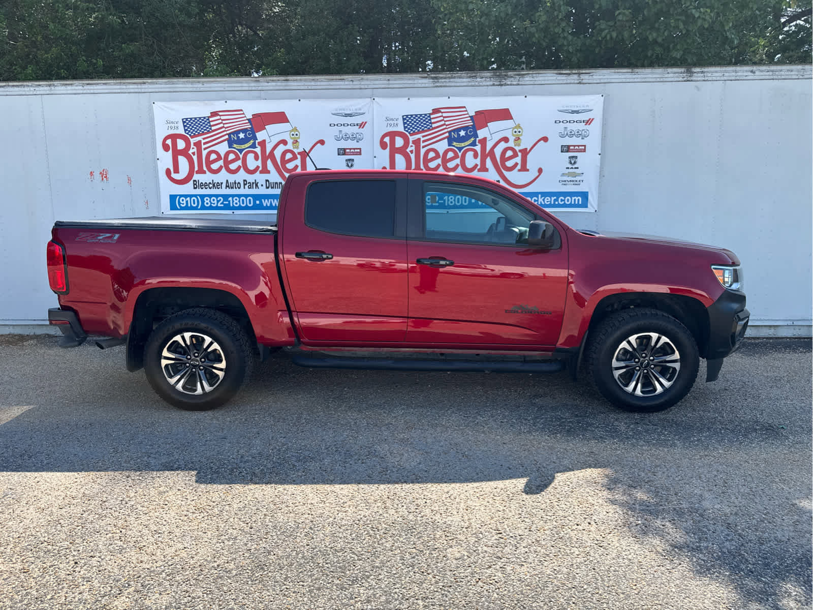 Used 2021 Chevrolet Colorado Z71 w/ Safety Package AWD/4WD image 2