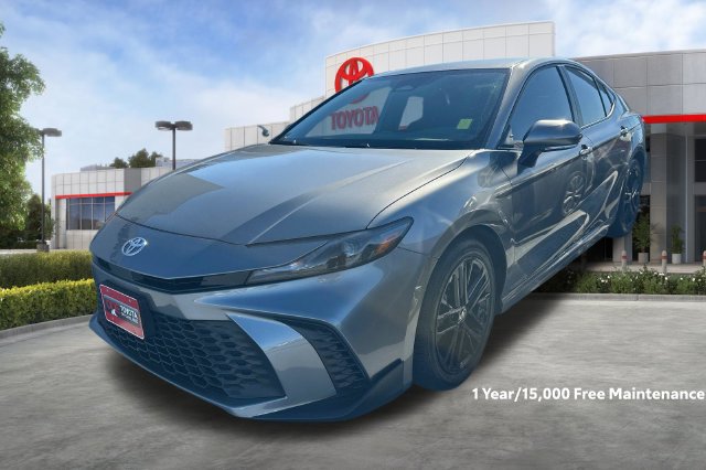 Used 2026 Toyota Camry SE w/ Convenience Package FWD image 2
