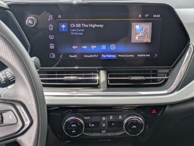 Used 2025 Chevrolet Trax LT FWD image 12