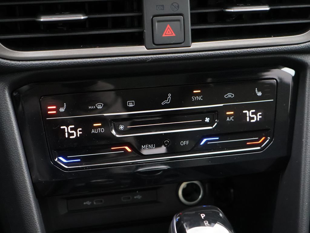 New 2026 Volkswagen Taos SE AWD/4WD image 18