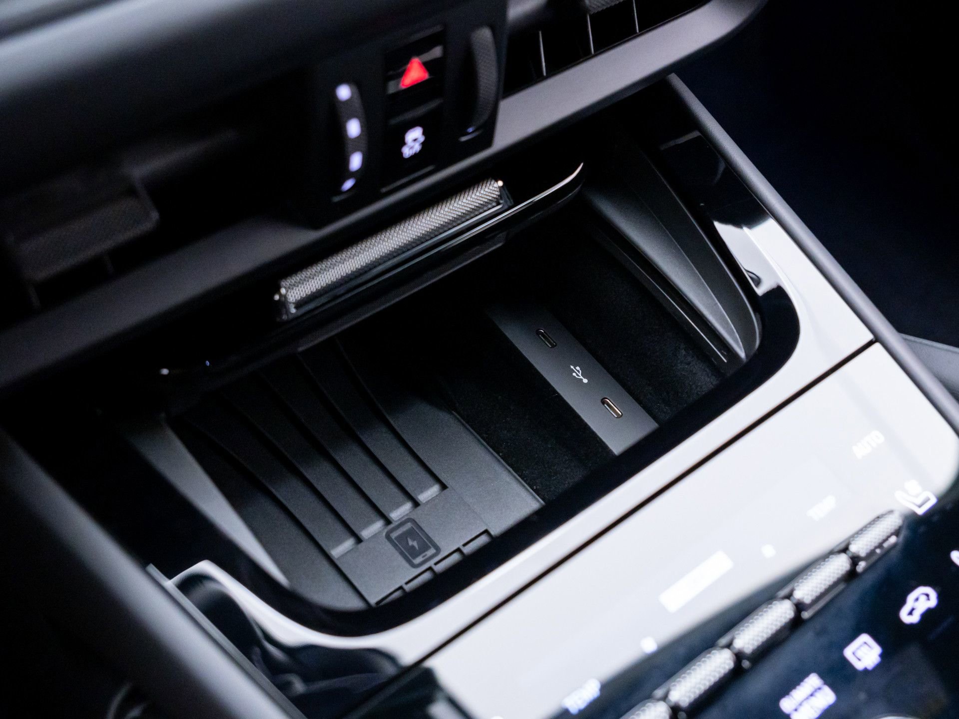 Certified 2025 Porsche Cayenne Turbo GT image 27