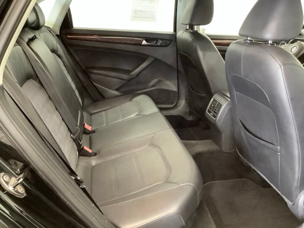 Used 2013 Volkswagen Passat TDI SEL Premium FWD image 31
