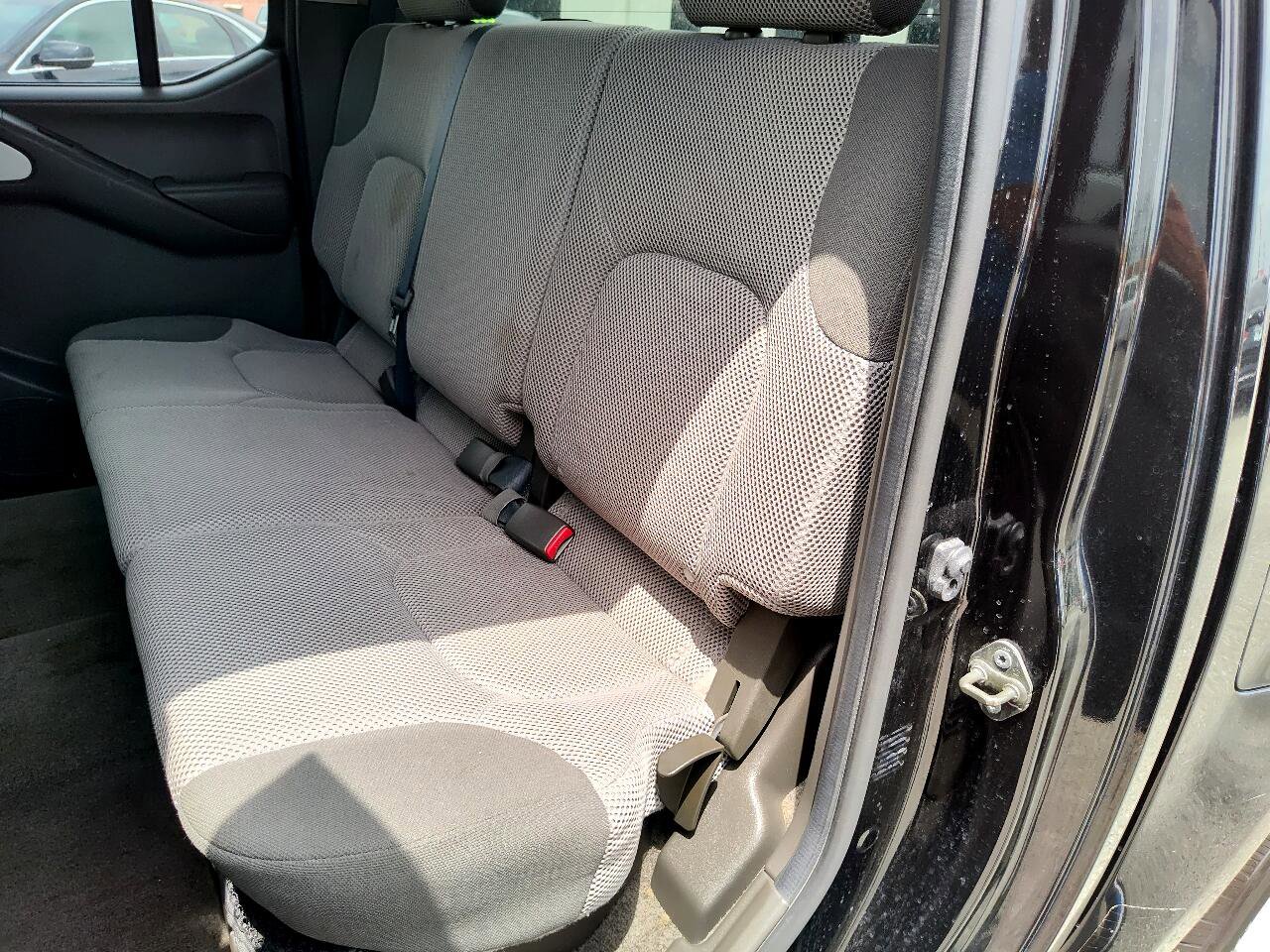 Used 2010 Suzuki Equator Sport image 24