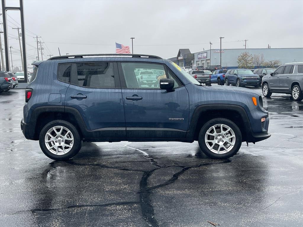 Used 2023 Jeep Renegade Latitude w/ Premium Group image 11