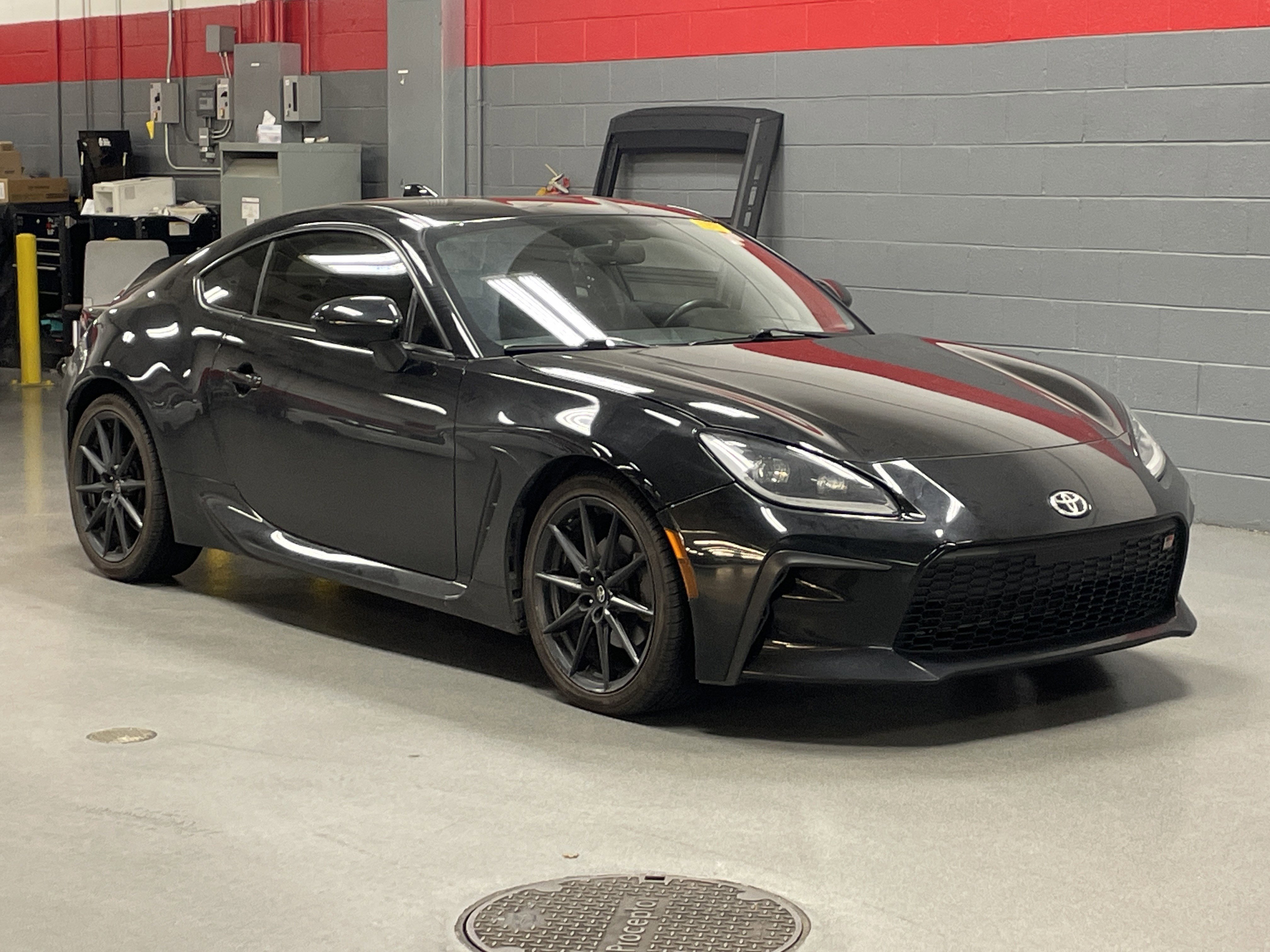 Used 2023 Toyota GR86 Premium w/ ALL Weather Mat Package (TMS) image 2