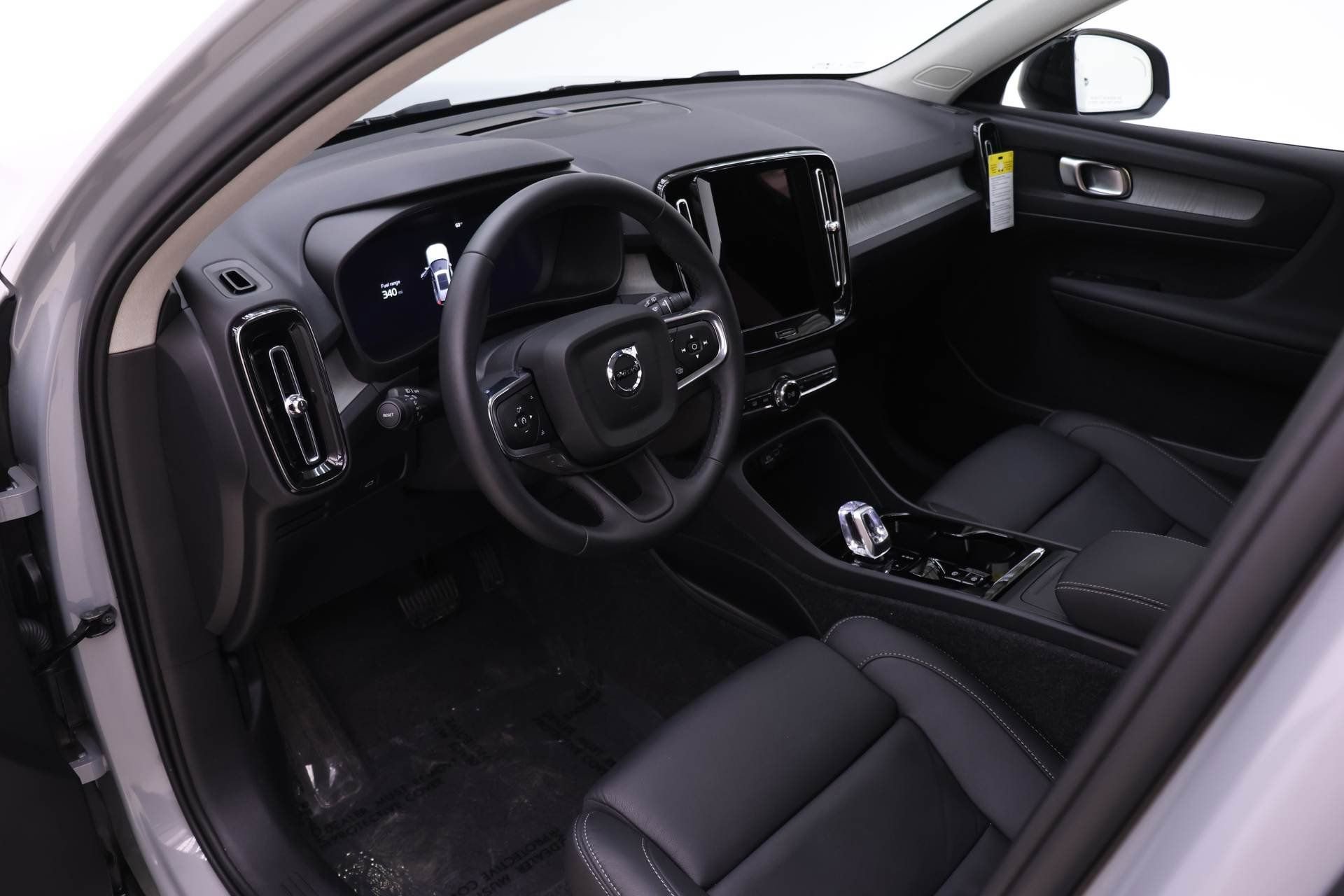 New 2026 Volvo XC40 B5 Plus w/ Protection Package Premier AWD/4WD image 6