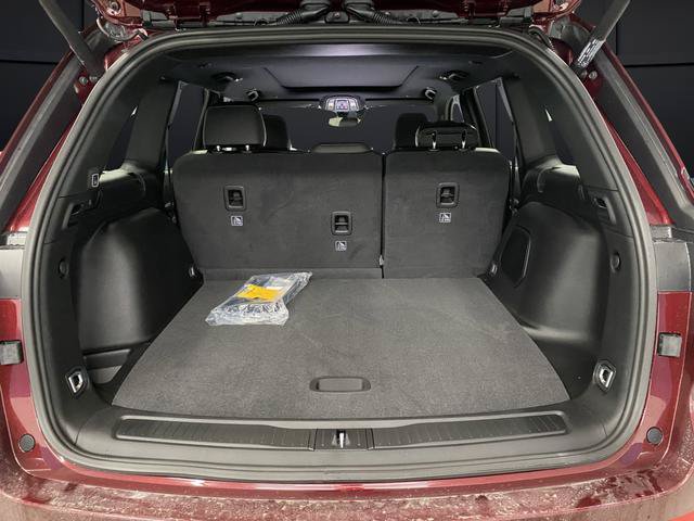 New 2026 Jeep Grand Cherokee Limited w/ Limited Altitude Package AWD/4WD image 15
