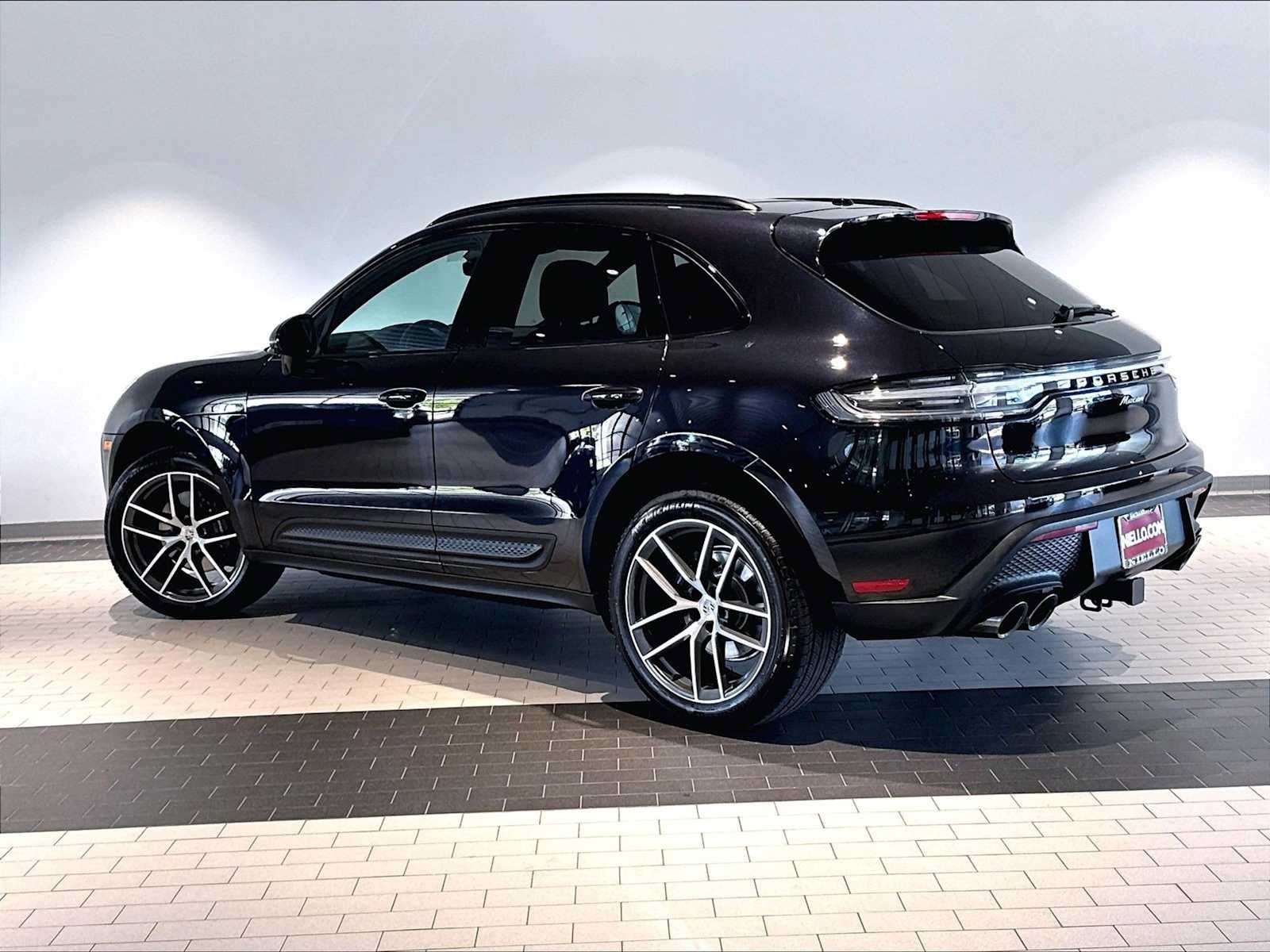 Used 2026 Porsche Macan AWD/4WD image 3