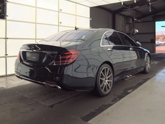 Used 2019 Mercedes-Benz S 560 Sedan image 2