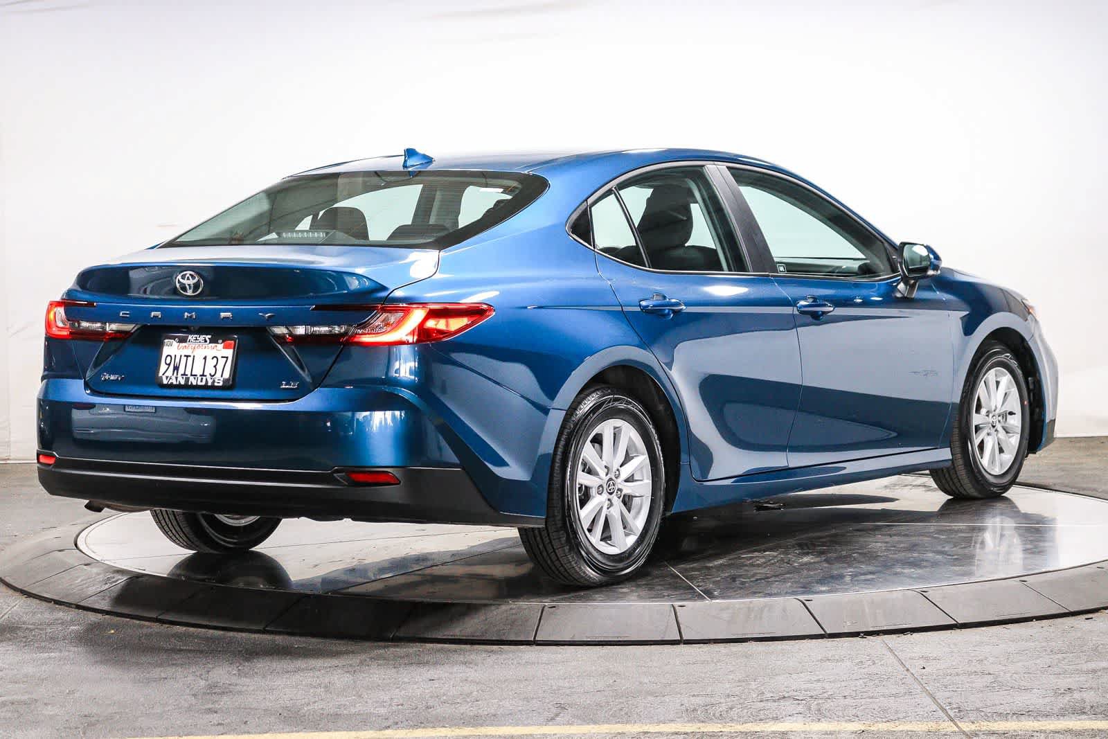 Used 2026 Toyota Camry LE FWD image 4