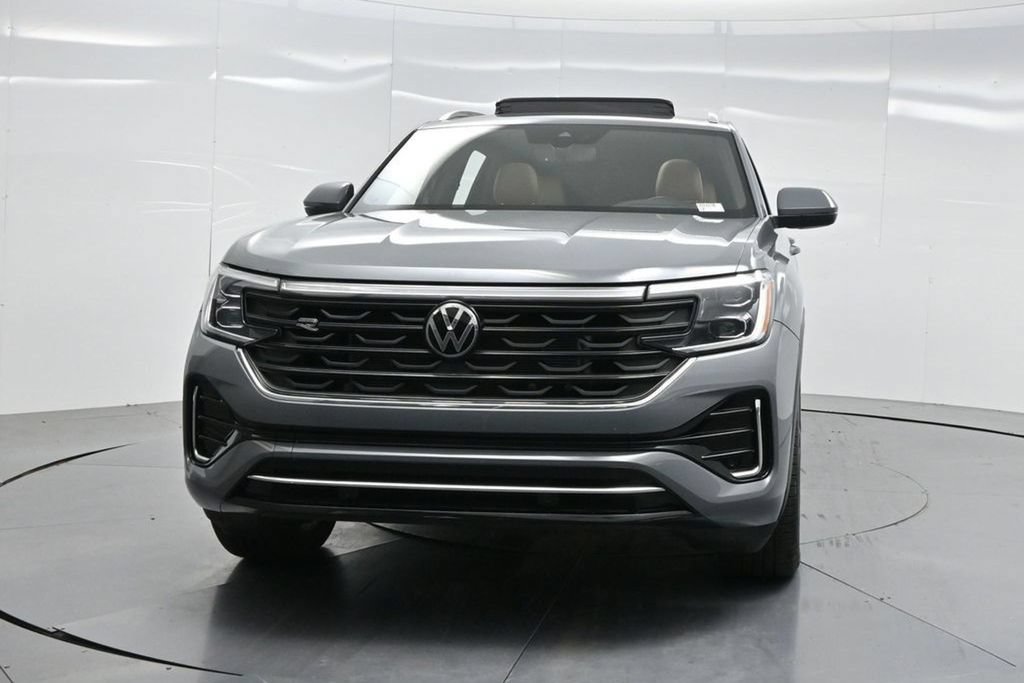 Used 2024 Volkswagen Atlas Cross Sport SEL R-Line AWD/4WD image 46