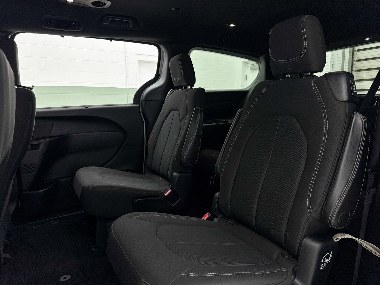 Used 2018 Chrysler Pacifica Touring Plus w/ S Appearance Package image 33