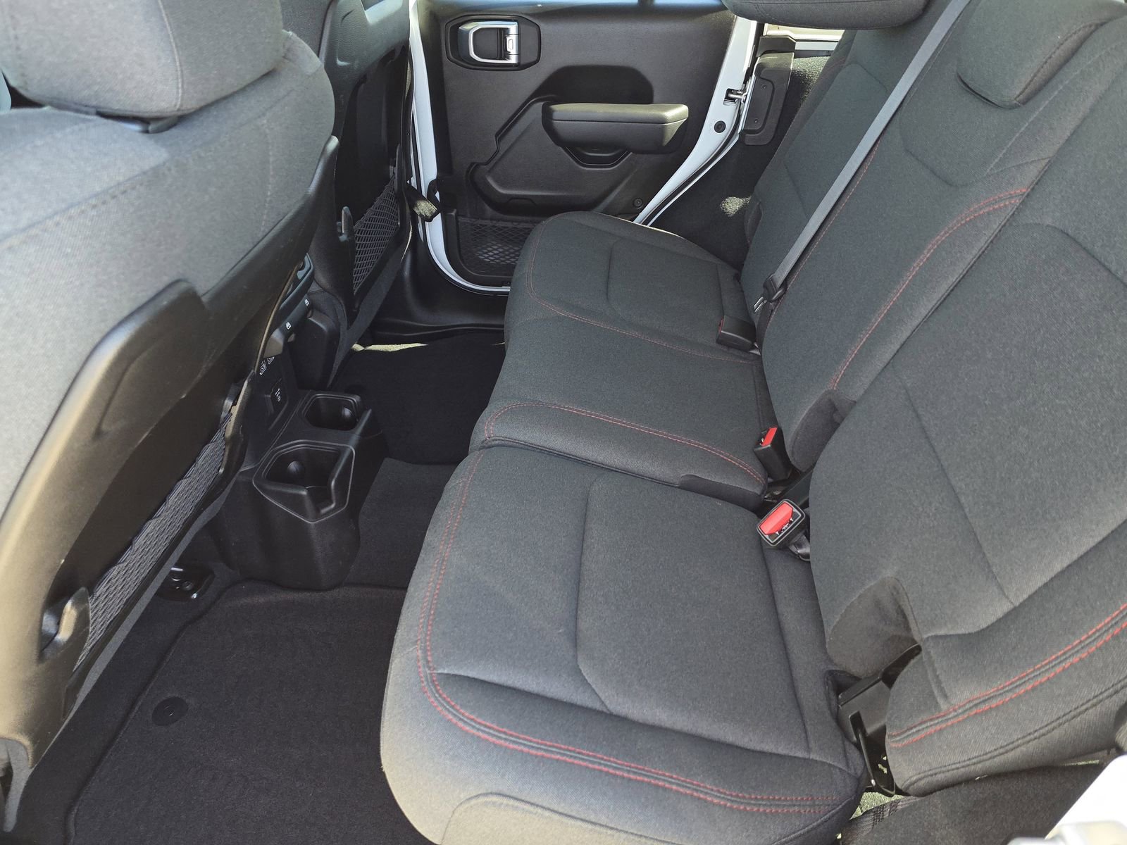 Used 2024 Jeep Wrangler Rubicon image 17