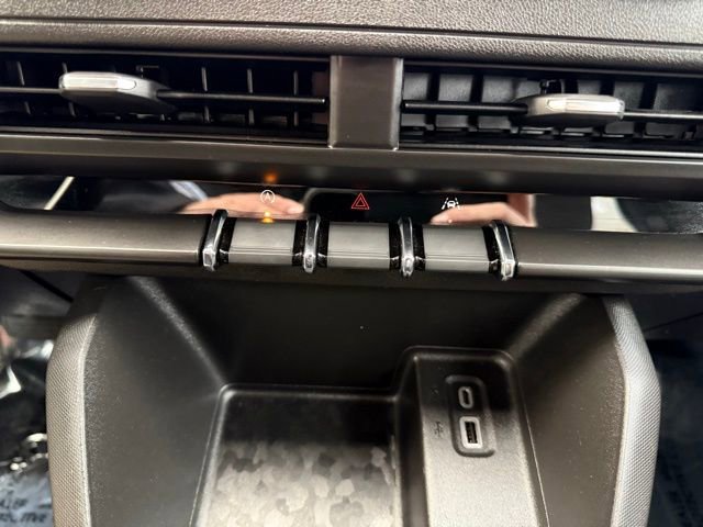 Used 2024 Chevrolet Colorado W/T image 34