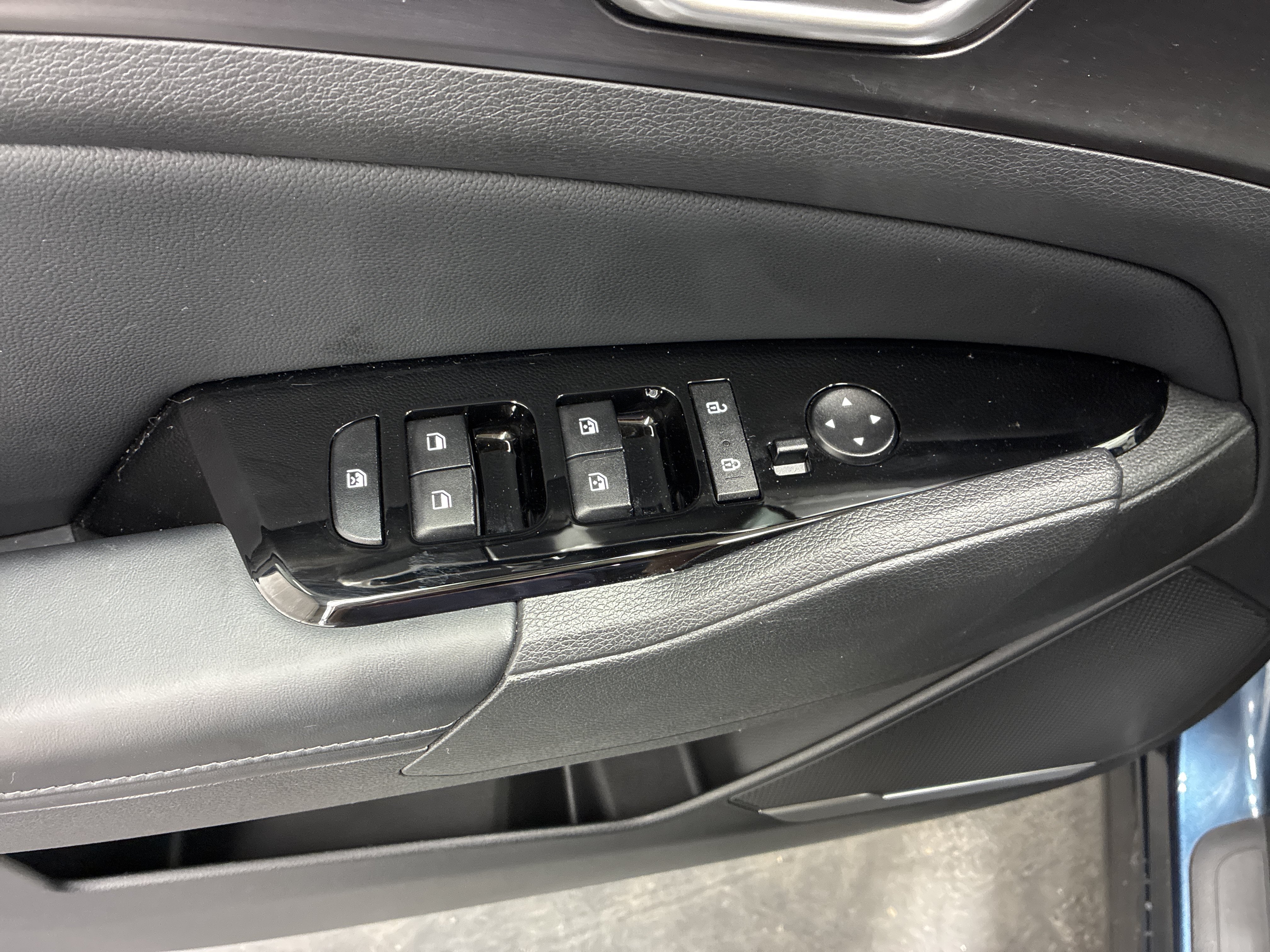 Certified 2023 Kia Sportage EX AWD/4WD image 15