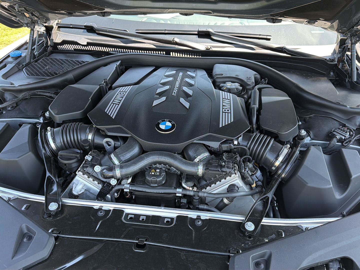 Used 2024 BMW M850i xDrive Convertible AWD/4WD image 31