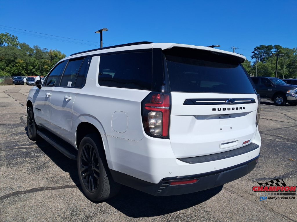 Used 2023 Chevrolet Suburban RST w/ Luxury Package AWD/4WD image 3
