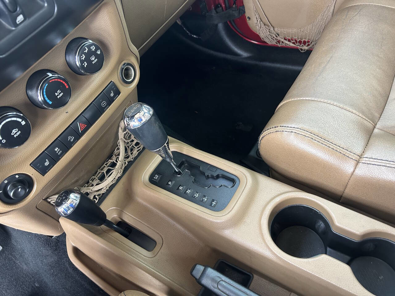 Used 2011 Jeep Wrangler Unlimited Rubicon w/ Trailer Tow Group image 28