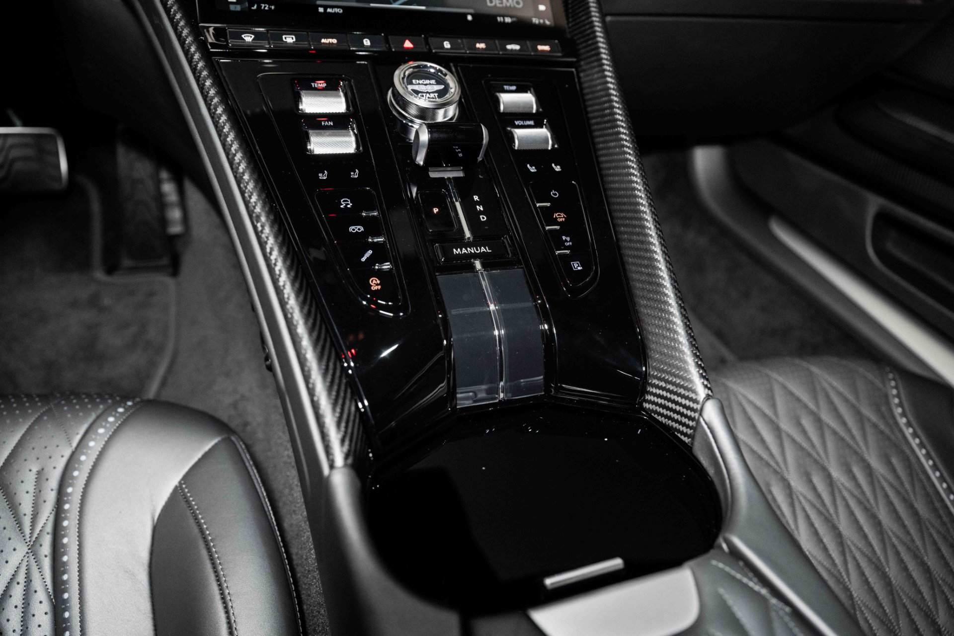 Used 2024 Aston Martin DB12 Coupe image 29