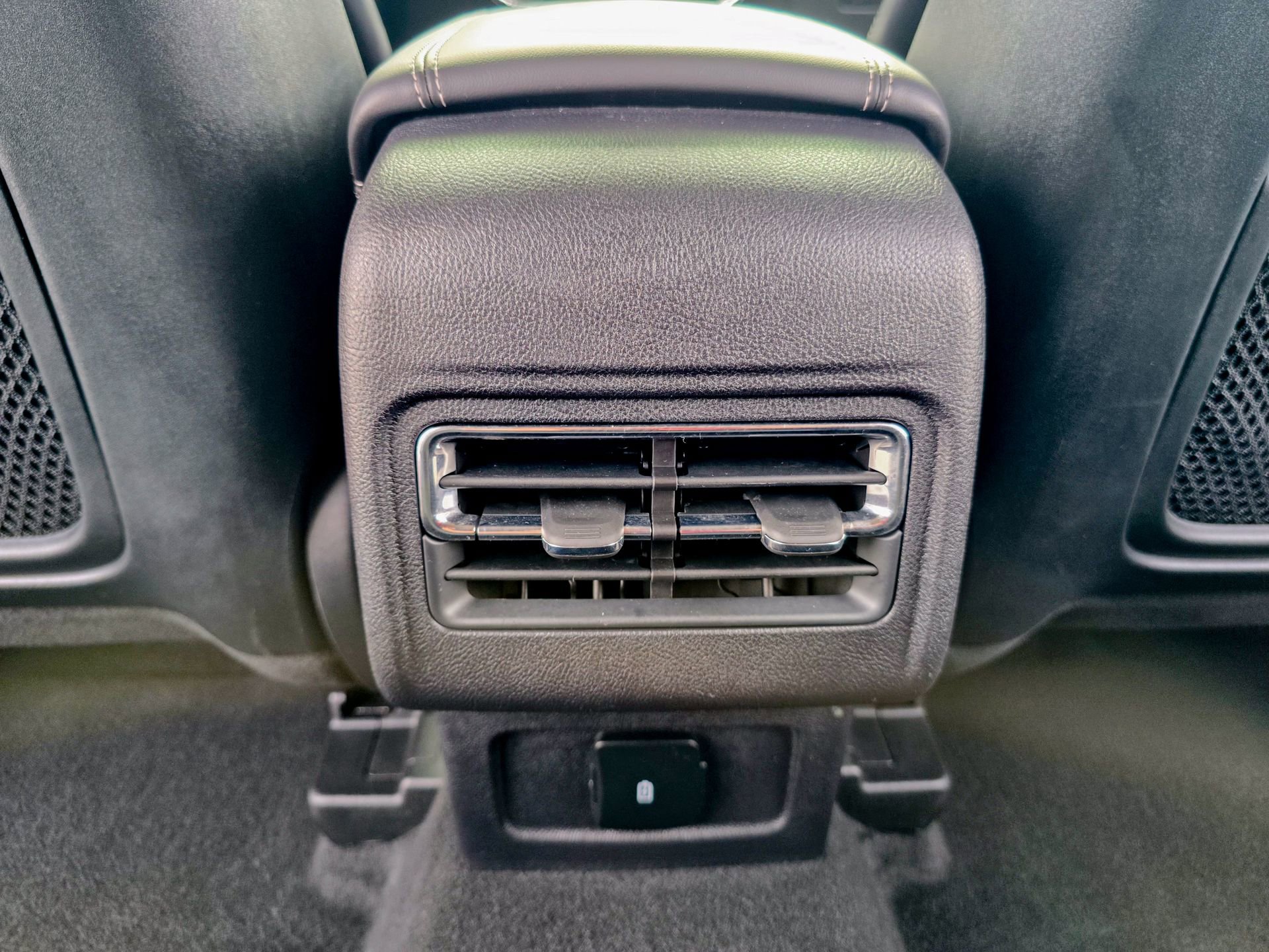 Used 2024 Lincoln Corsair FWD image 17