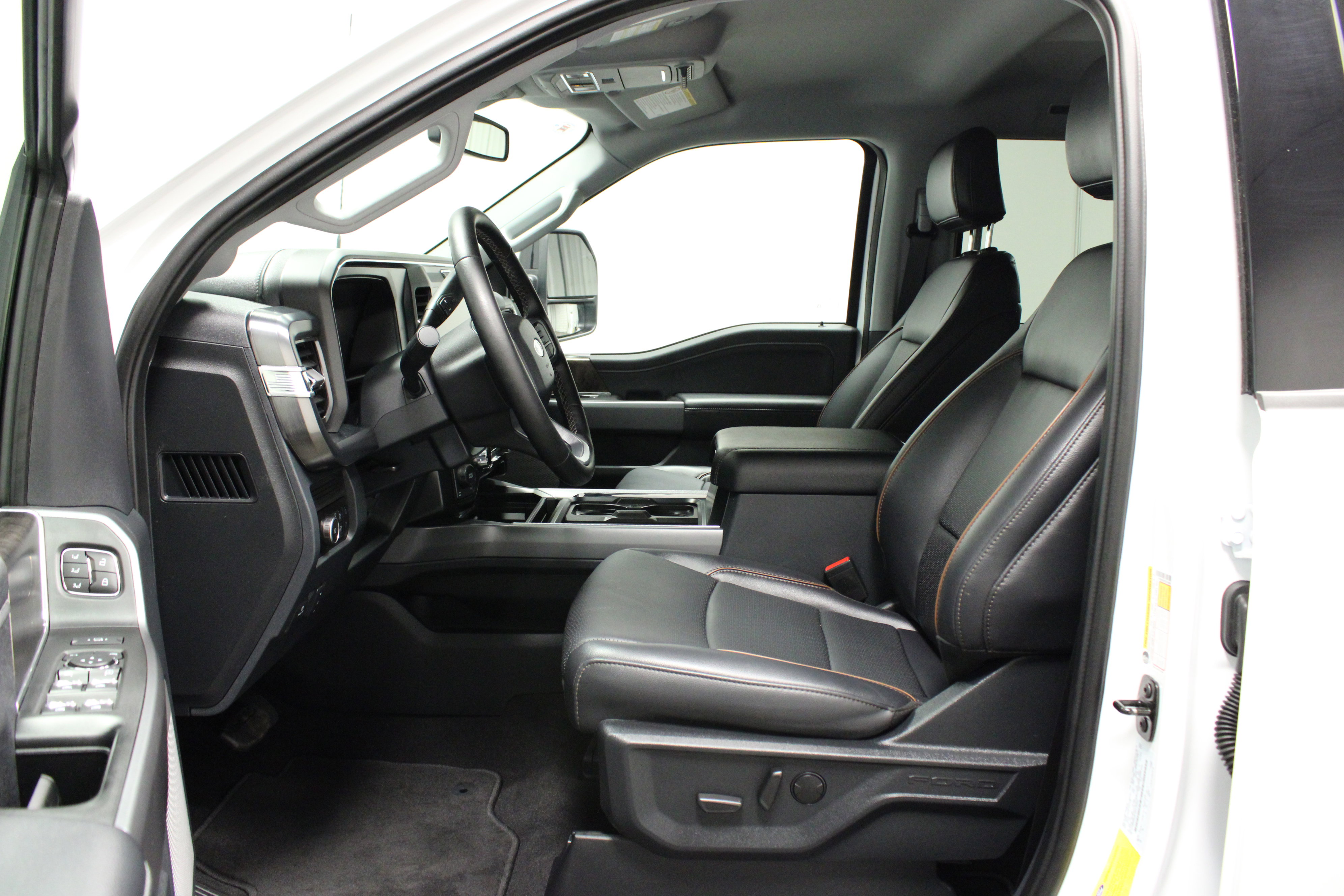 Used 2025 Ford F250 Lariat image 19