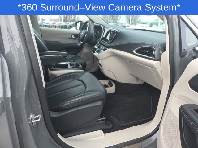Used 2023 Chrysler Pacifica Touring-L image 54