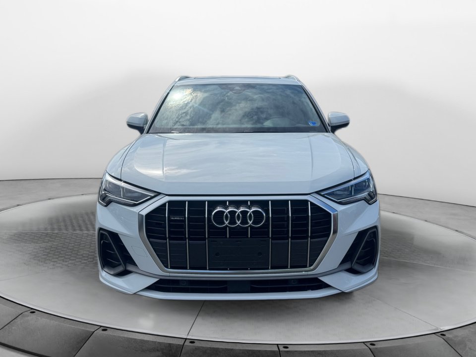 Used 2023 Audi Q3 2.0T Premium Plus AWD/4WD image 2