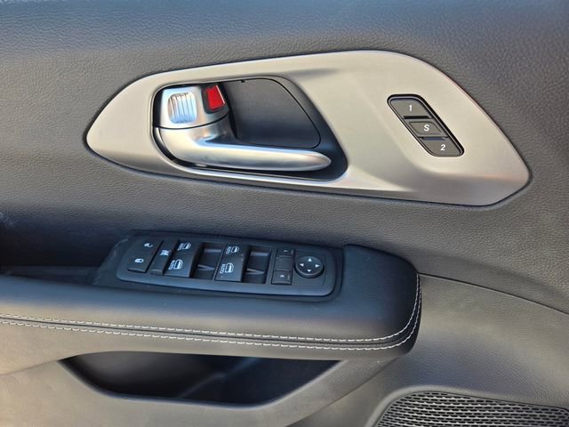 New 2026 Chrysler Pacifica Select FWD image 21