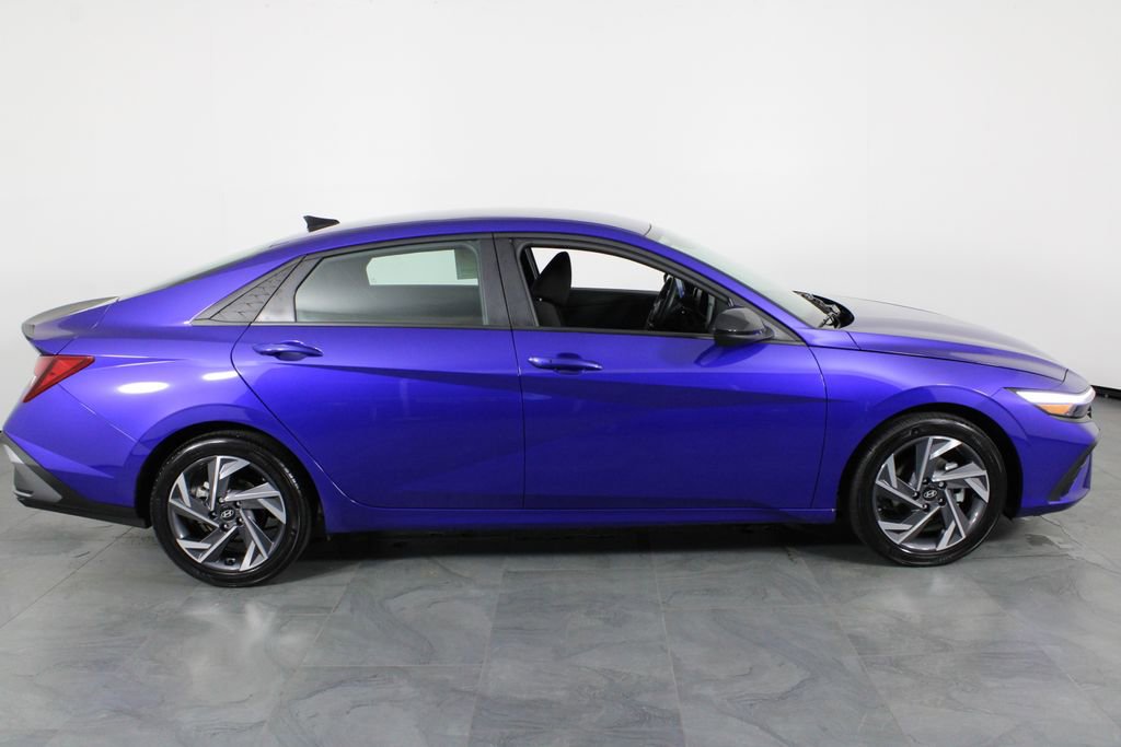 Certified 2025 Hyundai Elantra Sport image 14