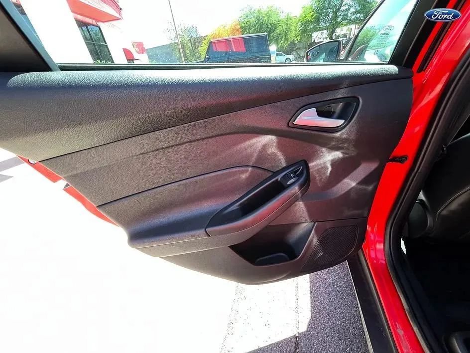 Used 2013 Ford Focus SE FWD image 12
