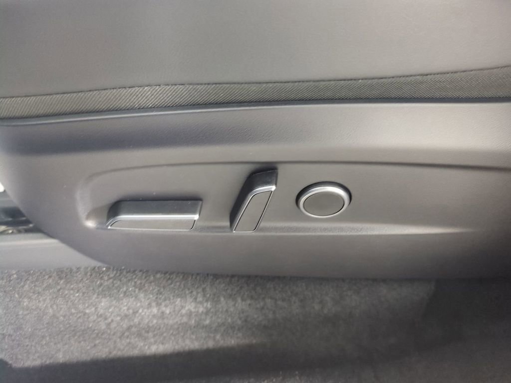 Used 2026 Tesla Model Y Long Range image 23