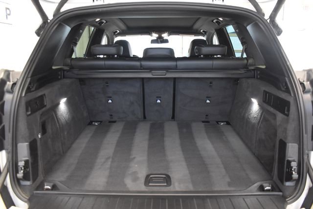 Used 2023 BMW X5 xDrive40i w/ M Sport Package AWD/4WD image 16