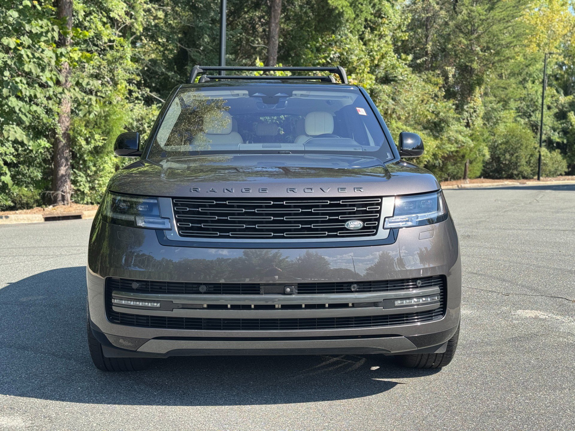 Used 2023 Land Rover Range Rover SE image 2