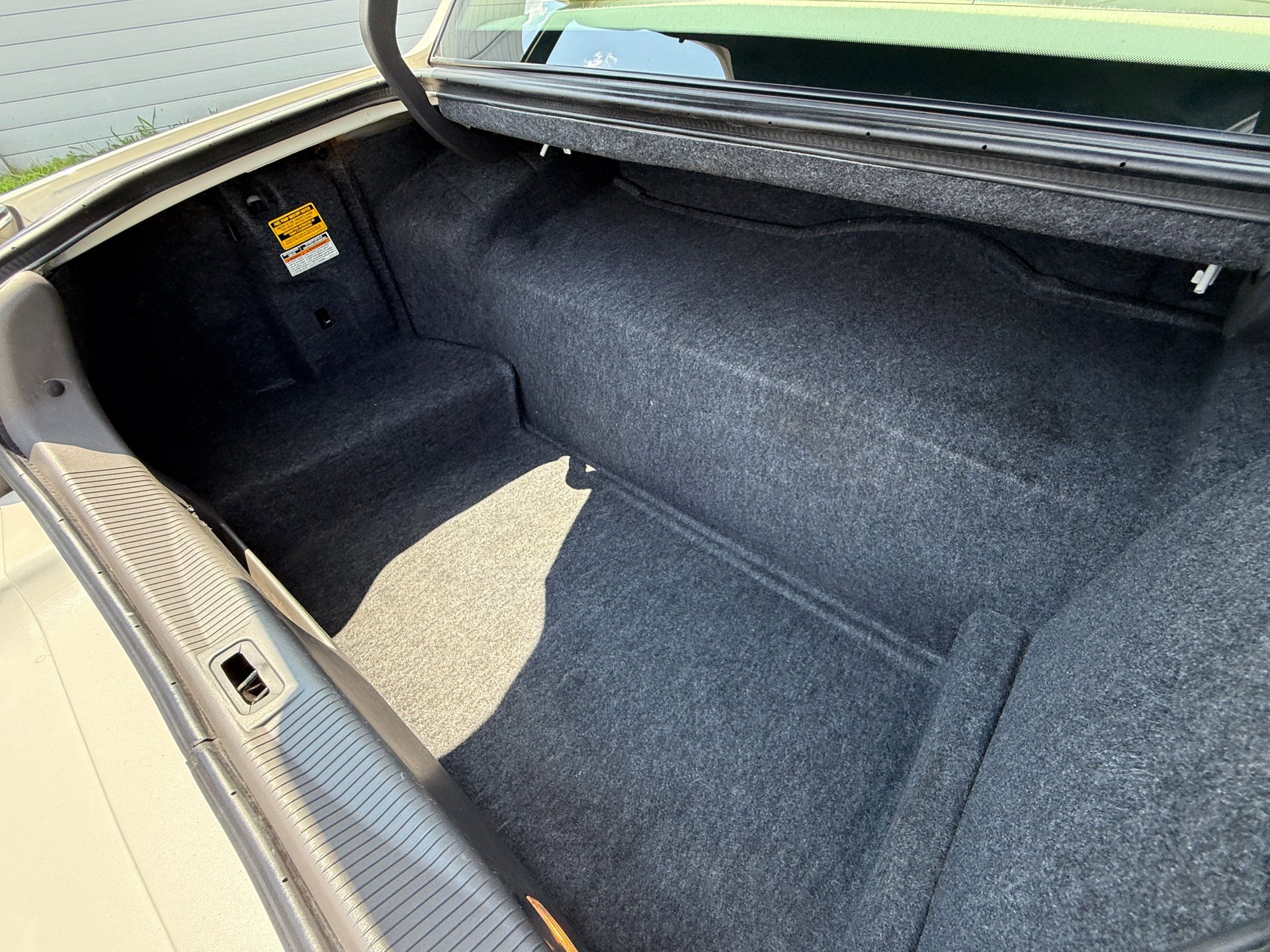 Used 2005 Lincoln Town Car Signature image 26