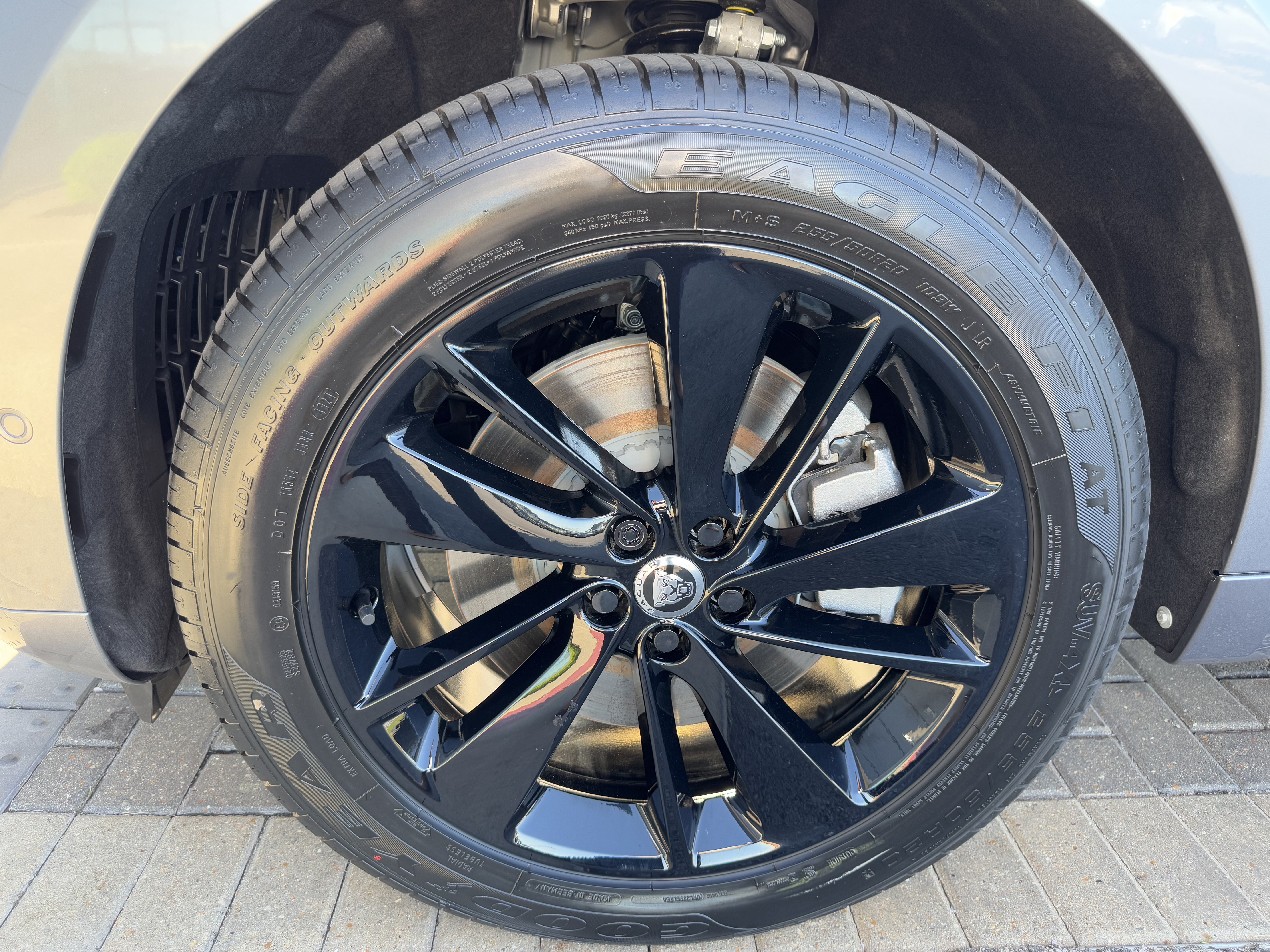 Used 2026 Jaguar F-PACE R-Dynamic S AWD/4WD image 9