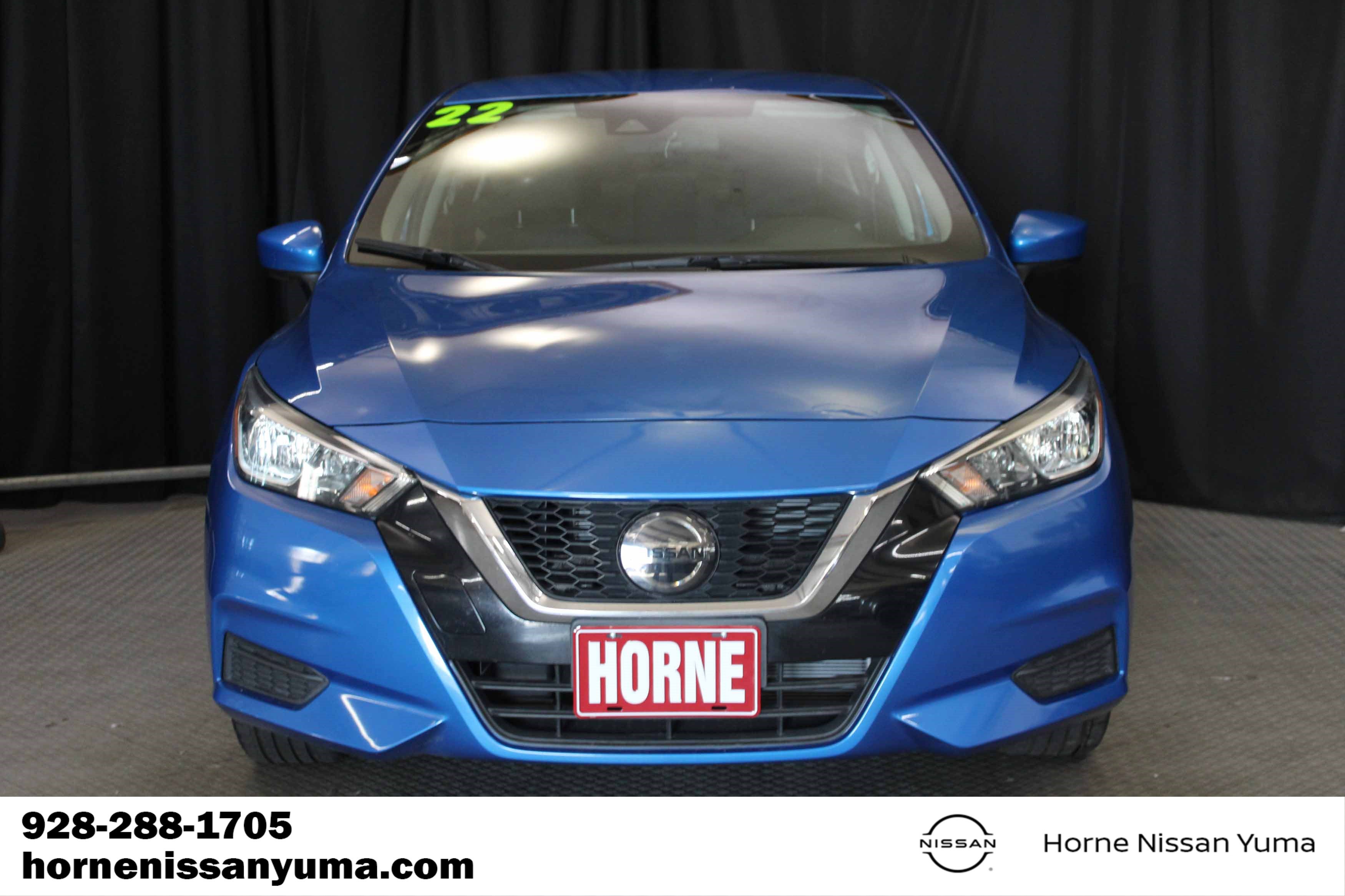 Used 2022 Nissan Versa SV FWD image 2