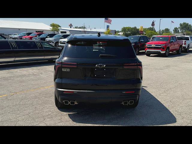 Certified 2024 Chevrolet Traverse LS w/ Midnight/Sport Edition FWD image 3