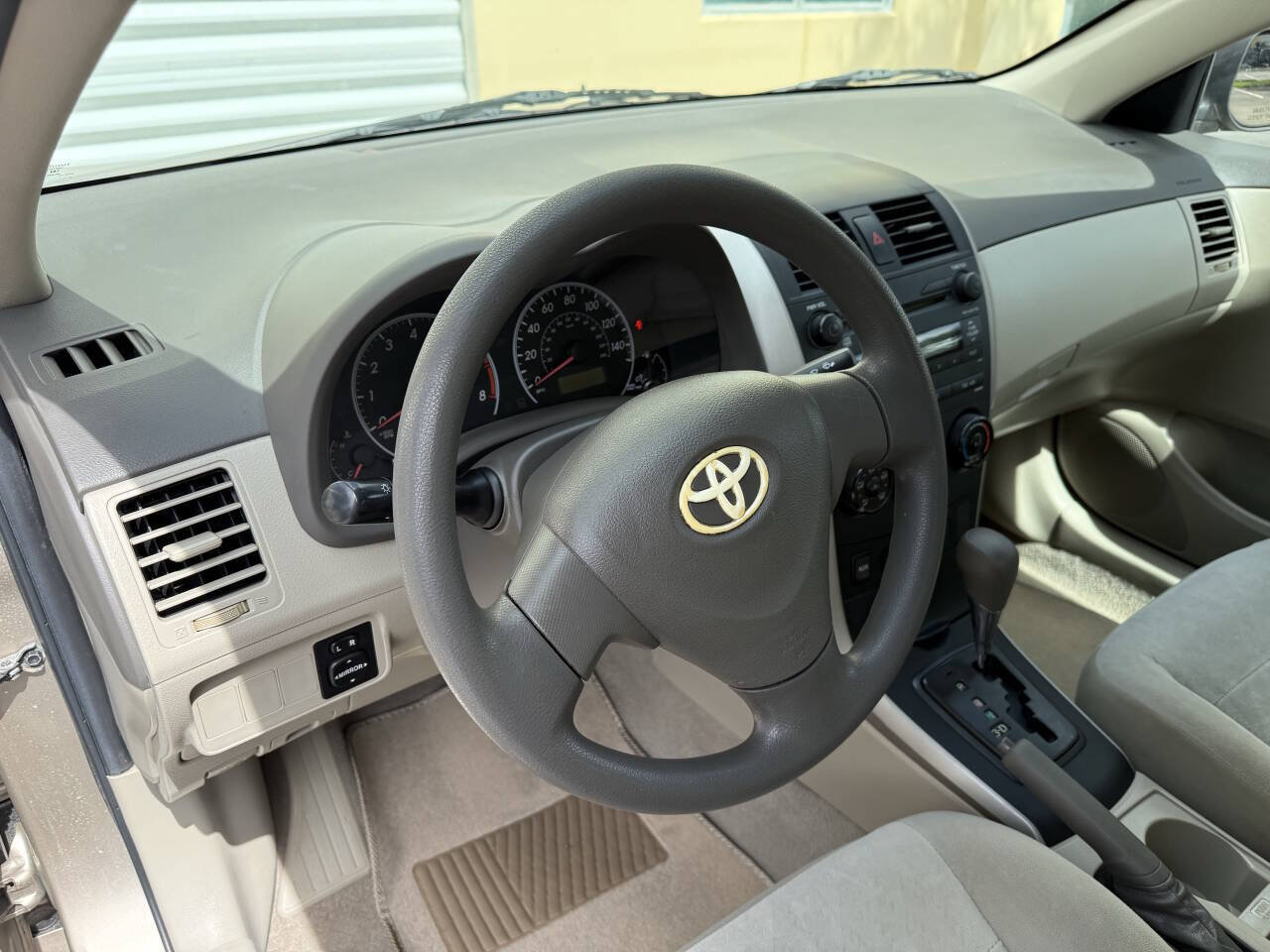 Used 2009 Toyota Corolla LE FWD image 8