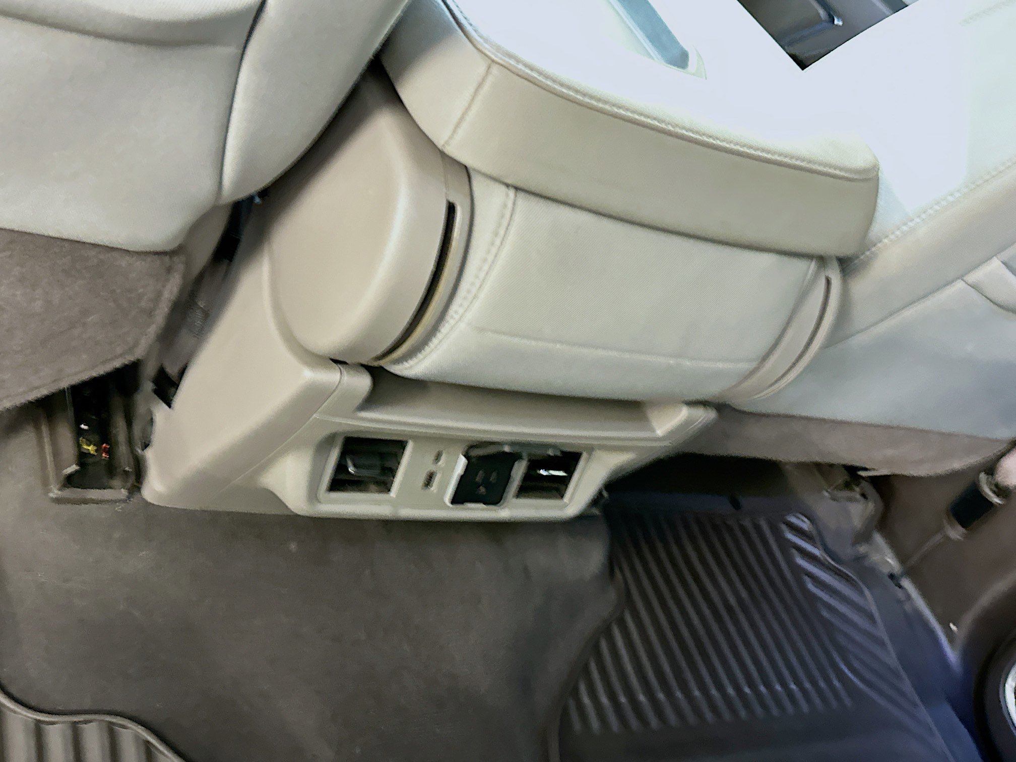 Used 2024 GMC Sierra 1500 SLE image 28