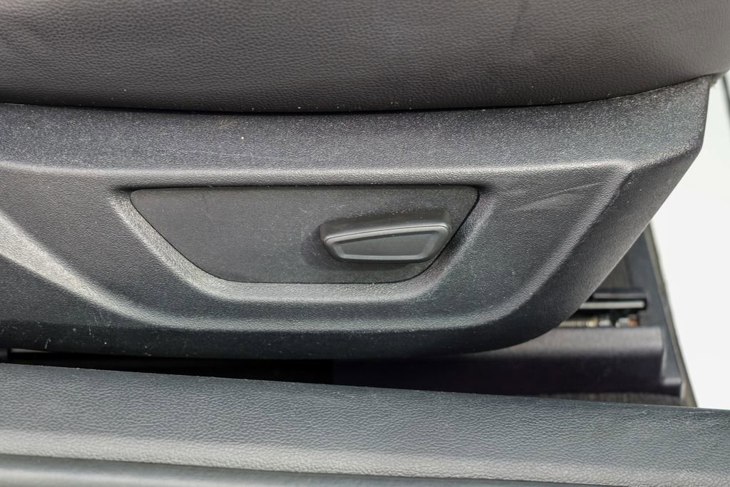 Used 2021 Ford Mustang Premium RWD image 30