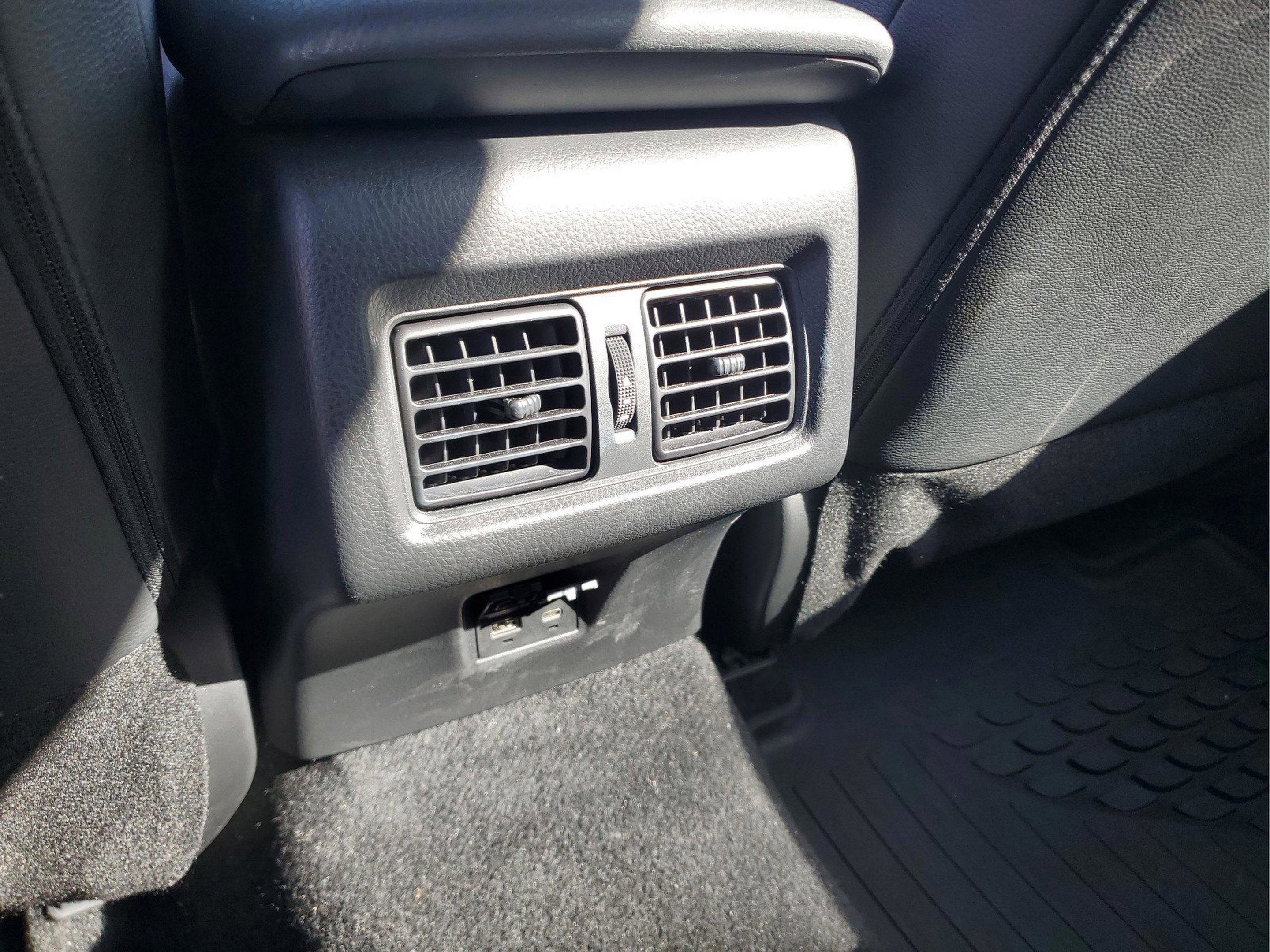 Used 2025 Toyota Camry SE image 16